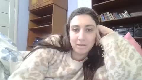 cutekattie online show from 12-21-25, 05:25