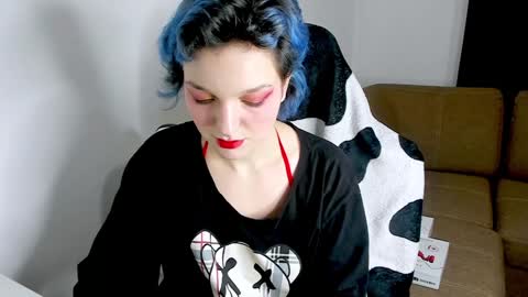 Snapshot of cutemetalgoddess chatting on 12-24-24, 11:33 Alice online show from 12-24-24, 11:33