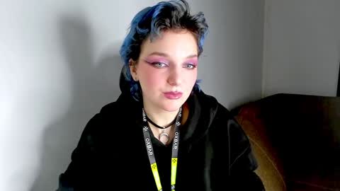 Snapshot of cutemetalgoddess chatting on 12-26-24, 12:25 Alice online show from 12-26-24, 12:25