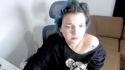 Snapshot of cutemetalgoddess chatting on 12-29-24, 04:05 Alice online show from 12-29-24, 04:05
