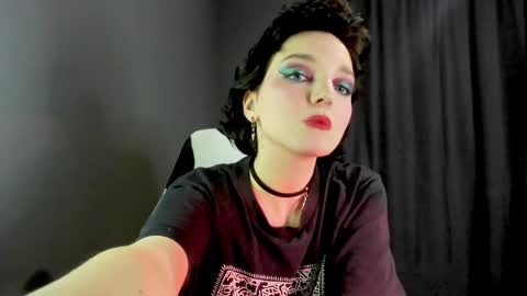 Snapshot of cutemetalgoddess chatting on 01-16-25, 04:07 Alice online show from 01-16-25, 04:07