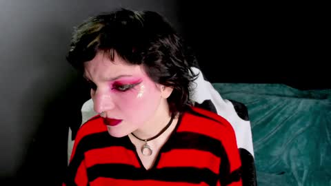 Snapshot of cutemetalgoddess chatting on 01-22-25, 12:59 Alice online show from 01-22-25, 12:59