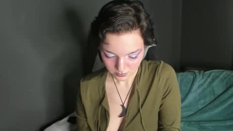 Snapshot of cutemetalgoddess chatting on 02-19-25, 11:28 Alice online show from 02-19-25, 11:28
