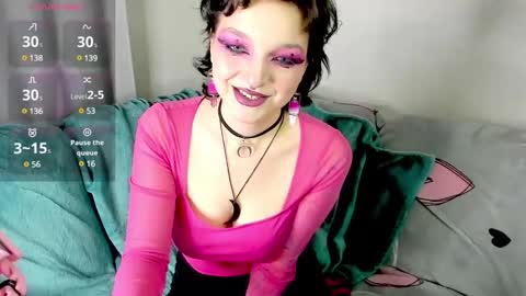 Snapshot of cutemetalgoddess chatting on 03-08-25, 11:49 Alice online show from 03-08-25, 11:49