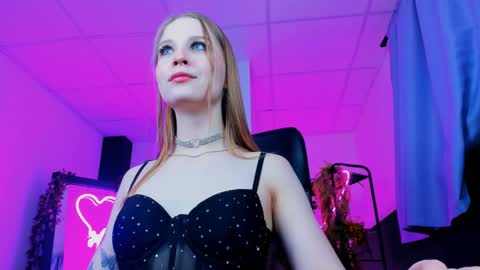 Snapshot of cutemousee chatting on 12-05-24, 09:17 Rina online show from 12-05-24, 09:17