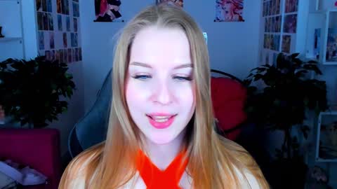 Snapshot of cutemousee chatting on 12-24-24, 09:06 Rina online show from 12-24-24, 09:06