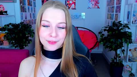Snapshot of cutemousee chatting on 12-26-24, 06:12 Rina online show from 12-26-24, 06:12