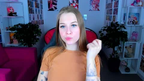 Snapshot of cutemousee chatting on 12-28-24, 09:08 Rina online show from 12-28-24, 09:08