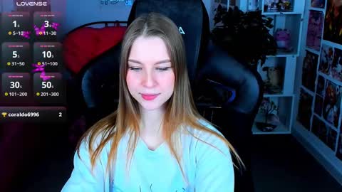 Snapshot of cutemousee chatting on 02-17-25, 05:36 Rina online show from 02-17-25, 05:36