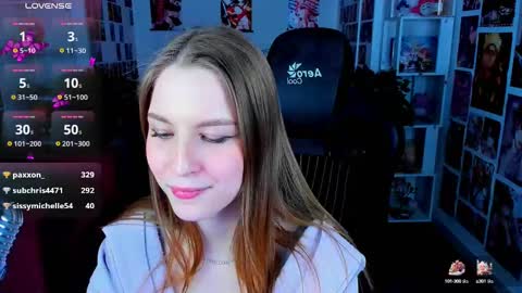 Snapshot of cutemousee chatting on 02-17-25, 11:44 Rina online show from 02-17-25, 11:44