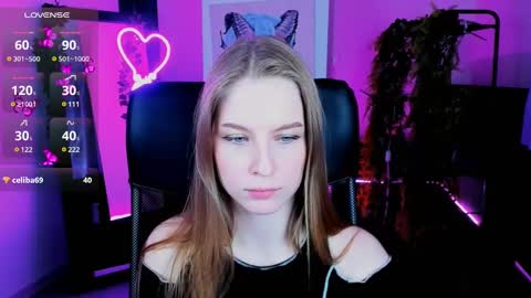 Snapshot of cutemousee chatting on 02-25-25, 08:51 Rina online show from 02-25-25, 08:51