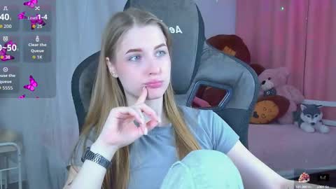 Snapshot of cutemousee chatting on 09-11-25, 05:51 Rina online show from 09-11-25, 05:51