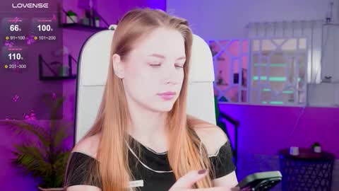 Snapshot of cutemousee chatting on 09-27-25, 05:56 Rina online show from 09-27-25, 05:56