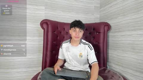 Snapshot of cutenaked_ chatting on 02-11-26, 11:48 cutenaked_ online show from 02-11-26, 11:48