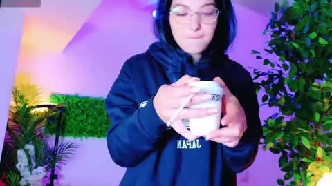 cuteness__girl online show from 11-20-25, 07:08