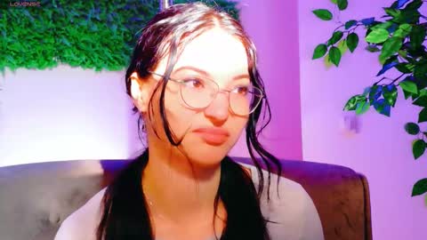 cuteness__girl online show from 11-22-25, 07:40