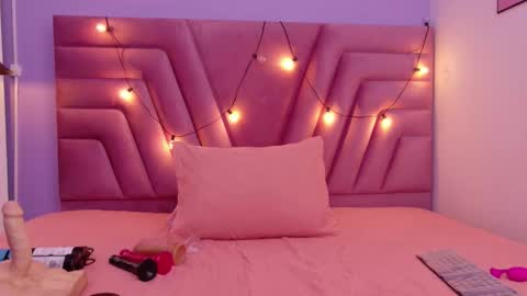 cutepetitee online show from 02-07-26, 08:01