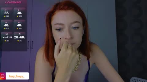 Snapshot of cuteroxyfoxyy chatting on 03-26-26, 06:30 Roxy online show from 03-26-26, 06:30