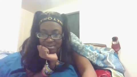 mary mack online show from 10-29-25, 04:09