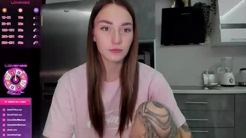Snapshot of cutestdemon chatting on 03-25-26, 07:25 Im saving up to fix my favorite car online show from 03-25-26, 07:25