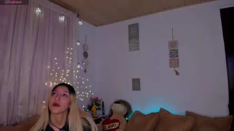 Snapshot of cuteweed420 chatting on 07-26-26, 11:33 cuteweed420 online show from 07-26-26, 11:33