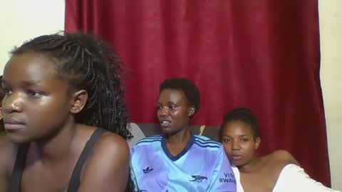 cutey_lunar online show from 02-25-25, 12:47