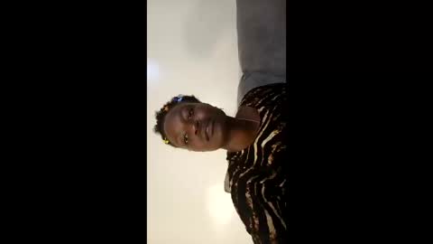 cutey_lunar online show from 10-04-25, 02:26