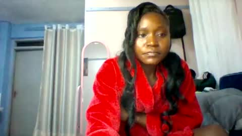 cutezola online show from 12-19-25, 02:40