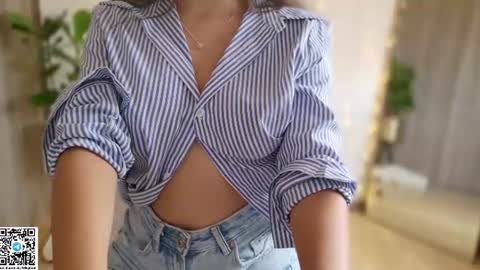 Snapshot of cutie18_angel chatting on 06-10-26, 07:35 angela online show from 06-10-26, 07:35