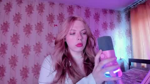 Snapshot of cutie_bambi_ chatting on 06-08-26, 12:05 Bambi online show from 06-08-26, 12:05