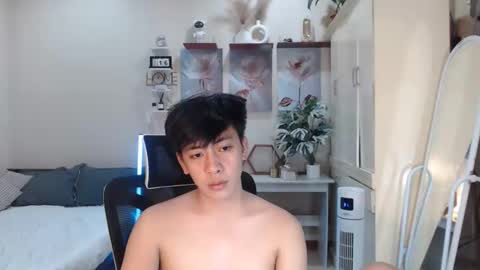 Snapshot of cutie_cumshow chatting on 11-17-25, 05:08 Neil Taylor online show from 11-17-25, 05:08