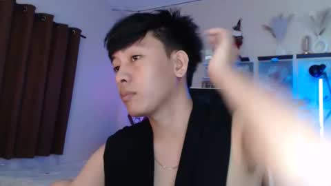 Snapshot of cutie_cumshow chatting on 01-09-26, 04:54 Neil Taylor online show from 01-09-26, 04:54