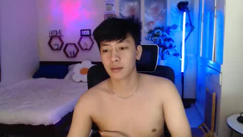 Snapshot of cutie_cumshow chatting on 01-16-26, 07:18 Neil Taylor online show from 01-16-26, 07:18