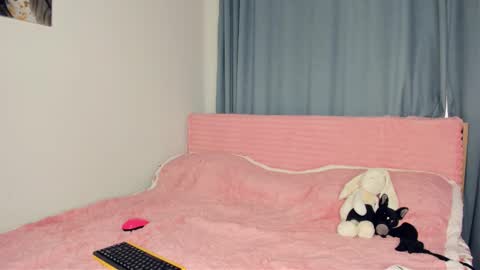 cutie online show from 02-12-26, 07:58