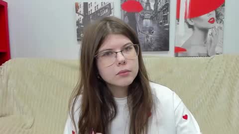 Snapshot of cutie_lory chatting on 02-15-25, 03:20 cutie_lory online show from 02-15-25, 03:20