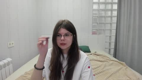 Snapshot of cutie_lory chatting on 02-19-25, 01:29 cutie_lory online show from 02-19-25, 01:29