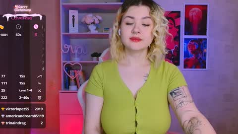 Snapshot of cutie_mili chatting on 01-10-25, 09:44 mili online show from 01-10-25, 09:44