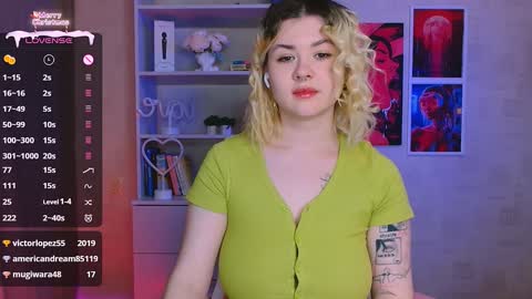 Snapshot of cutie_mili chatting on 01-10-25, 12:47 mili online show from 01-10-25, 12:47