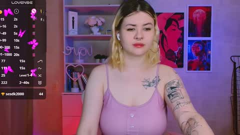 Snapshot of cutie_mili chatting on 01-13-25, 11:19 mili online show from 01-13-25, 11:19