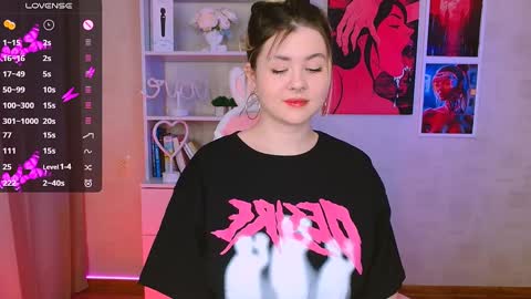 Snapshot of cutie_mili chatting on 01-17-25, 02:50 mili online show from 01-17-25, 02:50