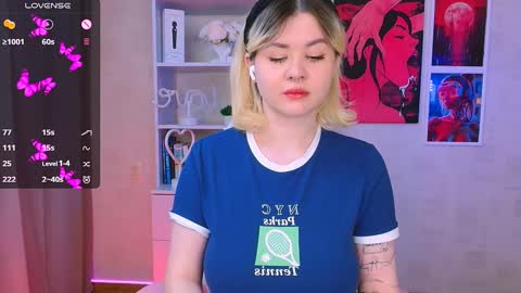 Snapshot of cutie_mili chatting on 01-20-25, 12:07 mili online show from 01-20-25, 12:07