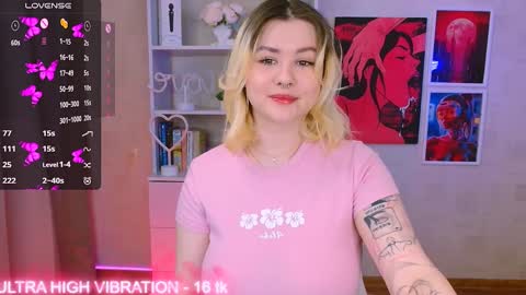 Snapshot of cutie_mili chatting on 01-29-25, 08:51 mili online show from 01-29-25, 08:51