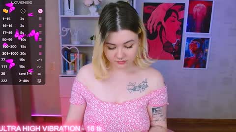 Snapshot of cutie_mili chatting on 02-01-25, 11:32 mili online show from 02-01-25, 11:32