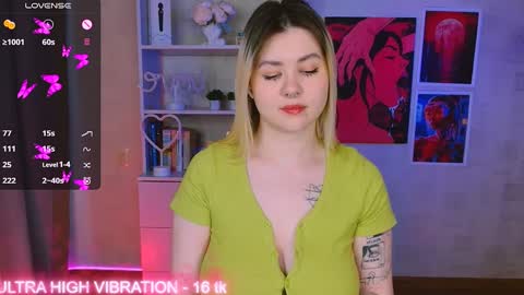 Snapshot of cutie_mili chatting on 02-04-25, 08:46 mili online show from 02-04-25, 08:46