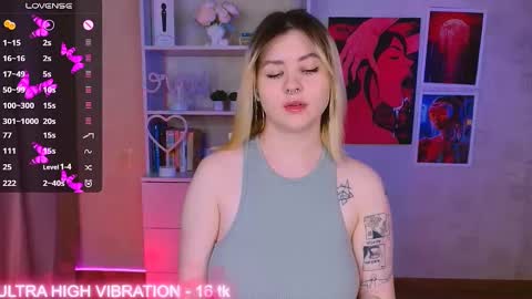 Snapshot of cutie_mili chatting on 02-10-25, 11:45 mili online show from 02-10-25, 11:45