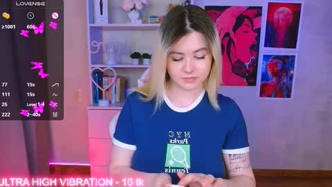 Snapshot of cutie_mili chatting on 02-12-25, 04:12 mili online show from 02-12-25, 04:12