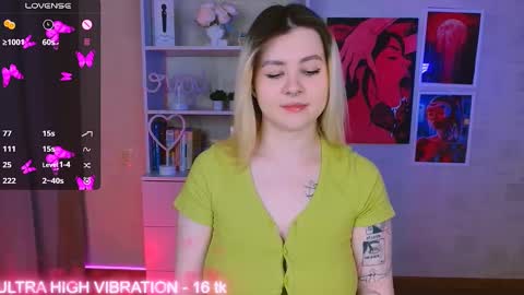 Snapshot of cutie_mili chatting on 02-12-25, 07:45 mili online show from 02-12-25, 07:45