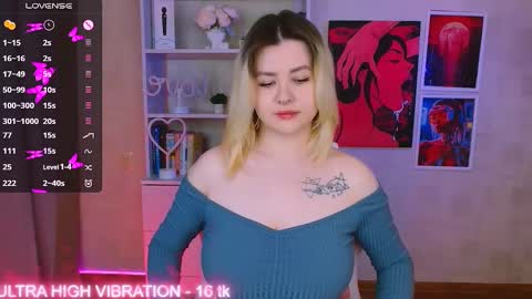 Snapshot of cutie_mili chatting on 02-14-25, 11:09 mili online show from 02-14-25, 11:09