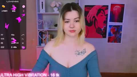 Snapshot of cutie_mili chatting on 02-15-25, 05:19 mili online show from 02-15-25, 05:19