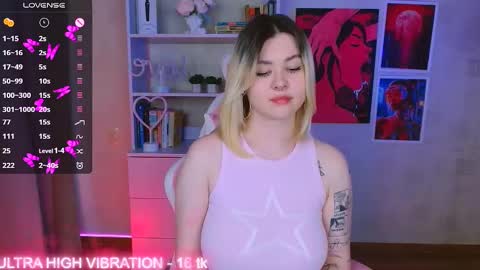 Snapshot of cutie_mili chatting on 02-17-25, 10:07 mili online show from 02-17-25, 10:07